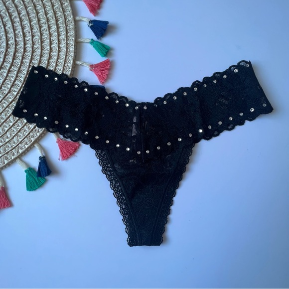 Victoria's Secret The Lacie Embellished Lace Thong Panty Black Large NEW - Picture 1 of 4